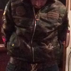 Meet your Posher, Justin